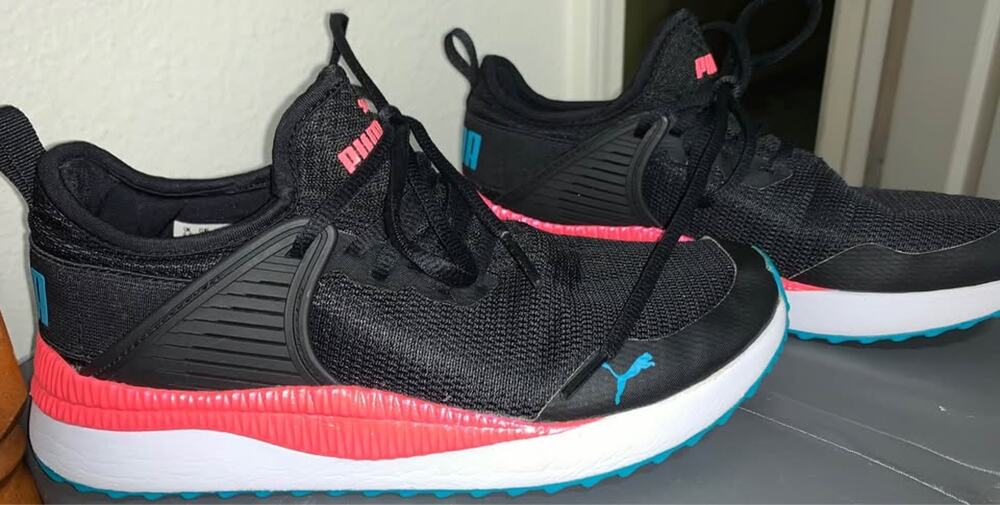 Women’s or kids Pumas (Size 4.5 youth or 7 women’s)